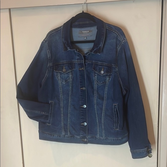 Torrid Dark Blue Denim Jacket size 3 excellent condition preowned - Picture 1 of 10